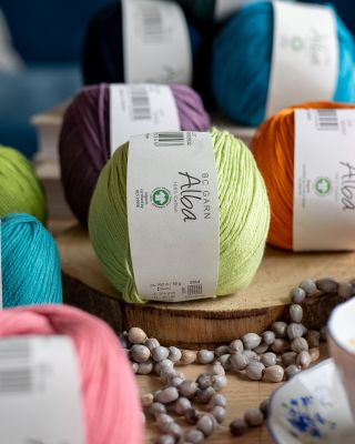 Venku se krátí dny a my krátíme ceny! 🤩🤩V sekci Zboží v akci najdete nyní s 10% slevou Albu, Merilin, Merry Merino 220 i...